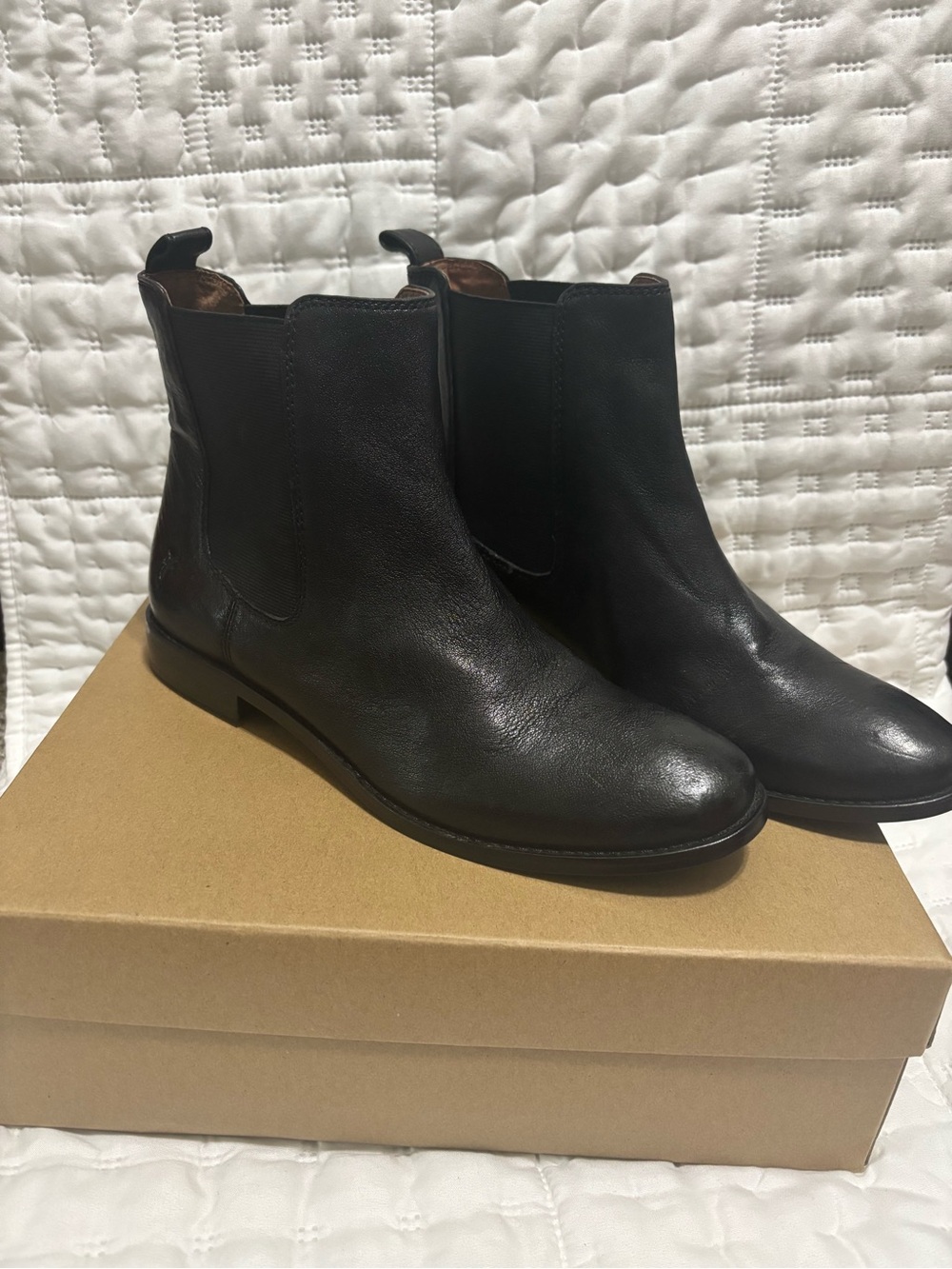 Frye Melissa Black Leather Pull On Chelsea Ankle Booties Boots 9 New